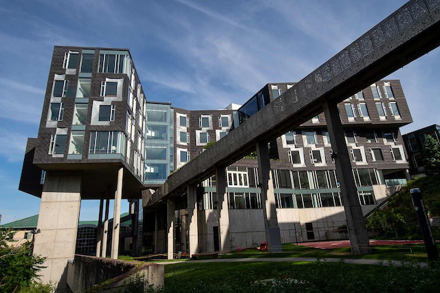 carnegie mellon college campus